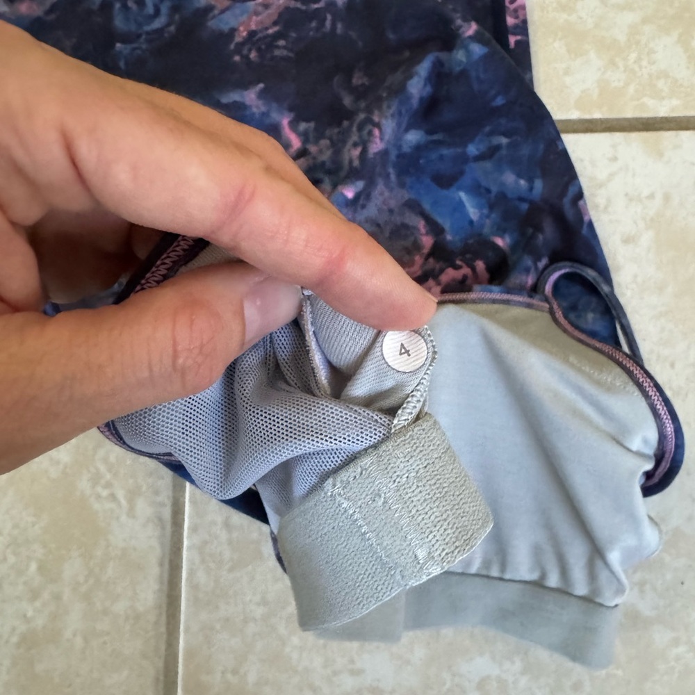 Lululemon Power Y Tank *Luon 4 - Picture 13 of 13